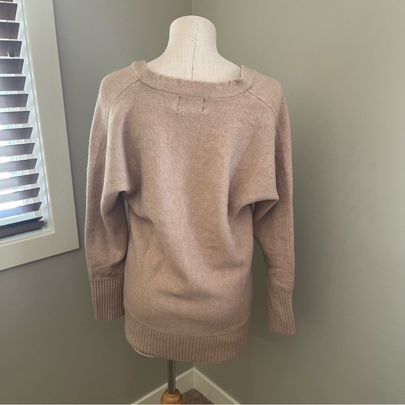 CYNTHIA ROWLEY Blush Pink Wool Blend V Neck Sweater - Picture 4 of 7